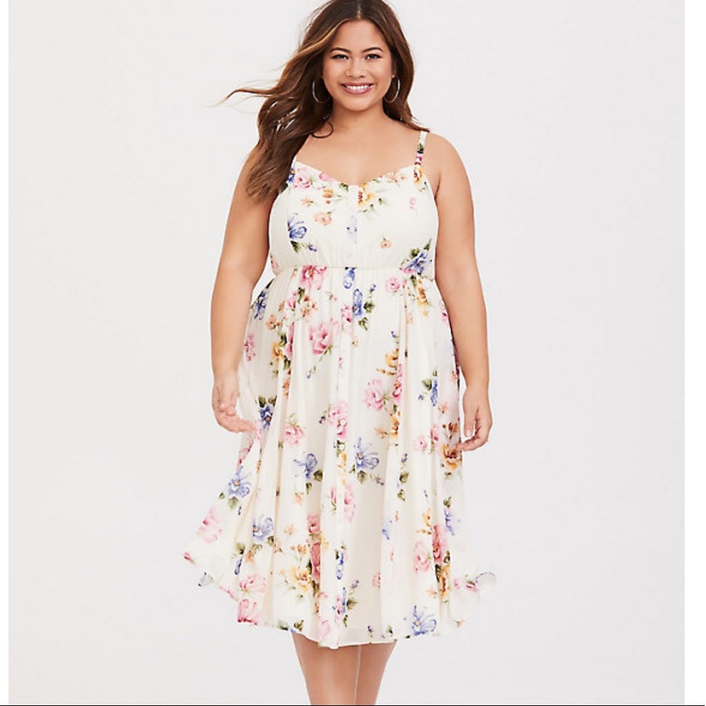 SALE 🎉 Torrid Ivory Floral Chiffon Midi Dress